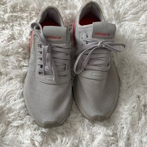 Adidas Sneakers